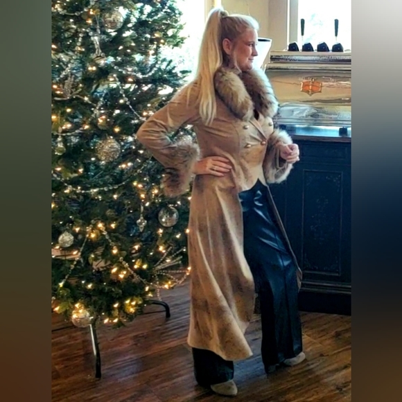 Finn Raccoon Fur Cuffs & Collar Set - Picture 13 of 17